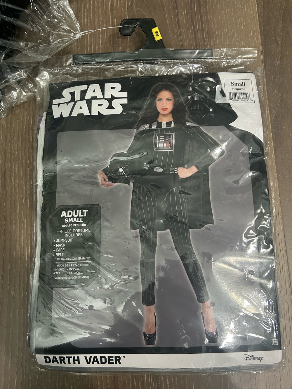 Amscan Star Wars Darth Vader women’s adult costume. NWT small(hs)